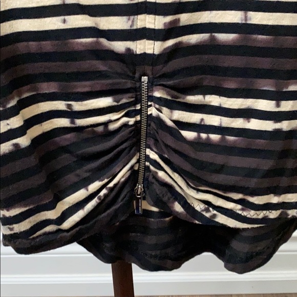 Top - Picture 2 of 4